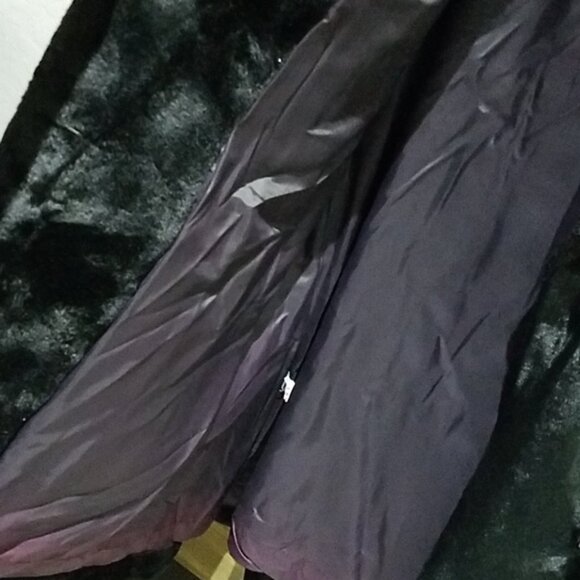 VINTAGE  DOUBLE BREASTED VELVET COAT W FAUX FUR - Picture 10 of 15